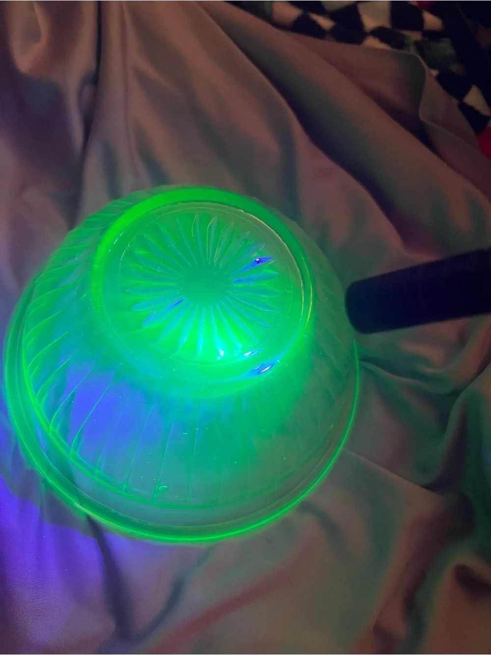 Uranium small mixing bowl